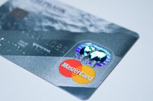 Revolut закриває рахунки українцям: що робити та як уникнути проблем?