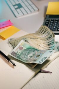 Податкові зобов’язання українців в ЄС: Роз’яснення ДПС та правила резидентства