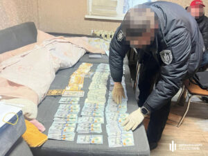 ДБР викрило мільйонні відкати на продуктах для ЗСУ